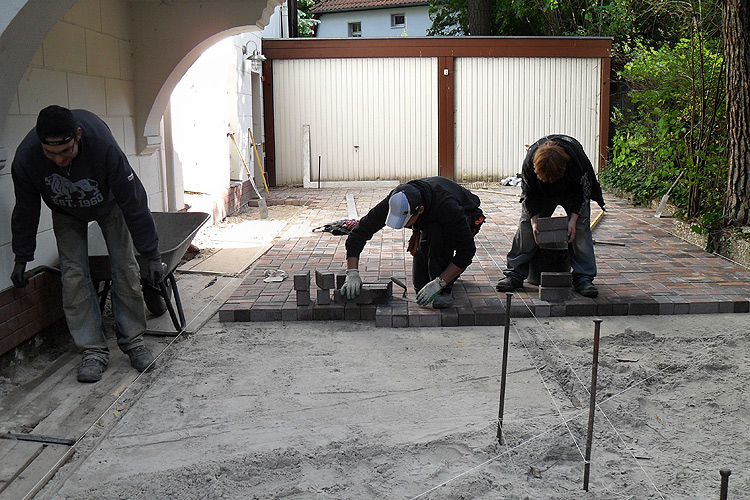 Garagenzufahrt im Bau Garagenzufahrt im Bau