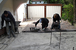 Garagenzufahrt im Bau