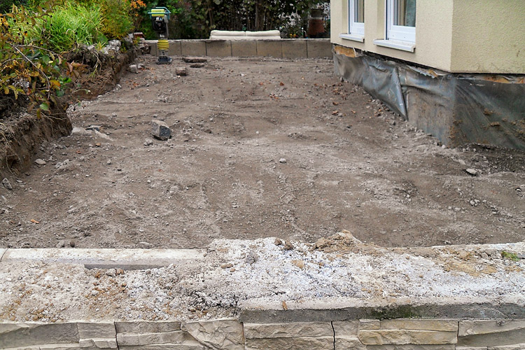 Einbau von Betonrecyclingschotter zur Herstellung einer stabilen Tragschicht Einbau von Betonrecyclingschotter zur Herstellung einer stabilen Tragschicht