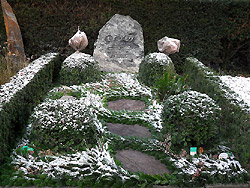 Jahreszeitliche Grabgestaltung - Winter
