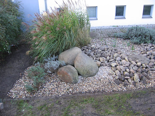 Verschiedene Bodenbeläge auf der Terrasse