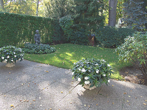 Terrasse mit Steinplatten