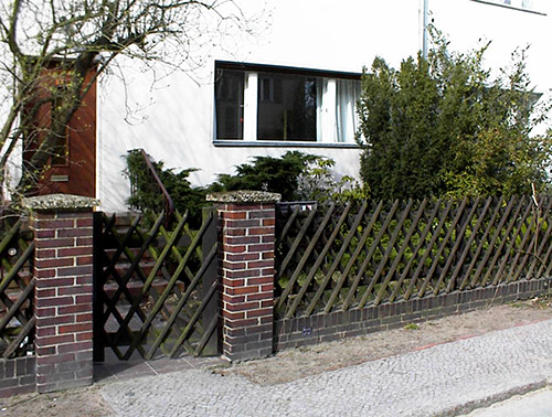 Monotonie in einem herkömmlichen Vorgarten